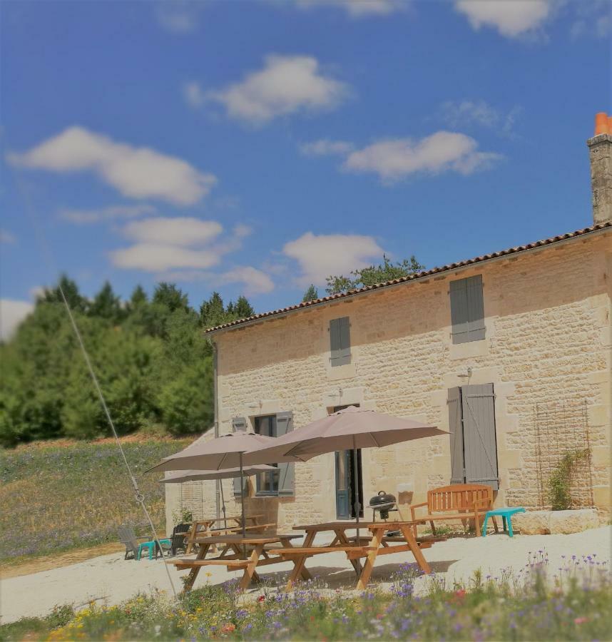 Chateau Des Loups - Les Pommiers Echire Exterior photo